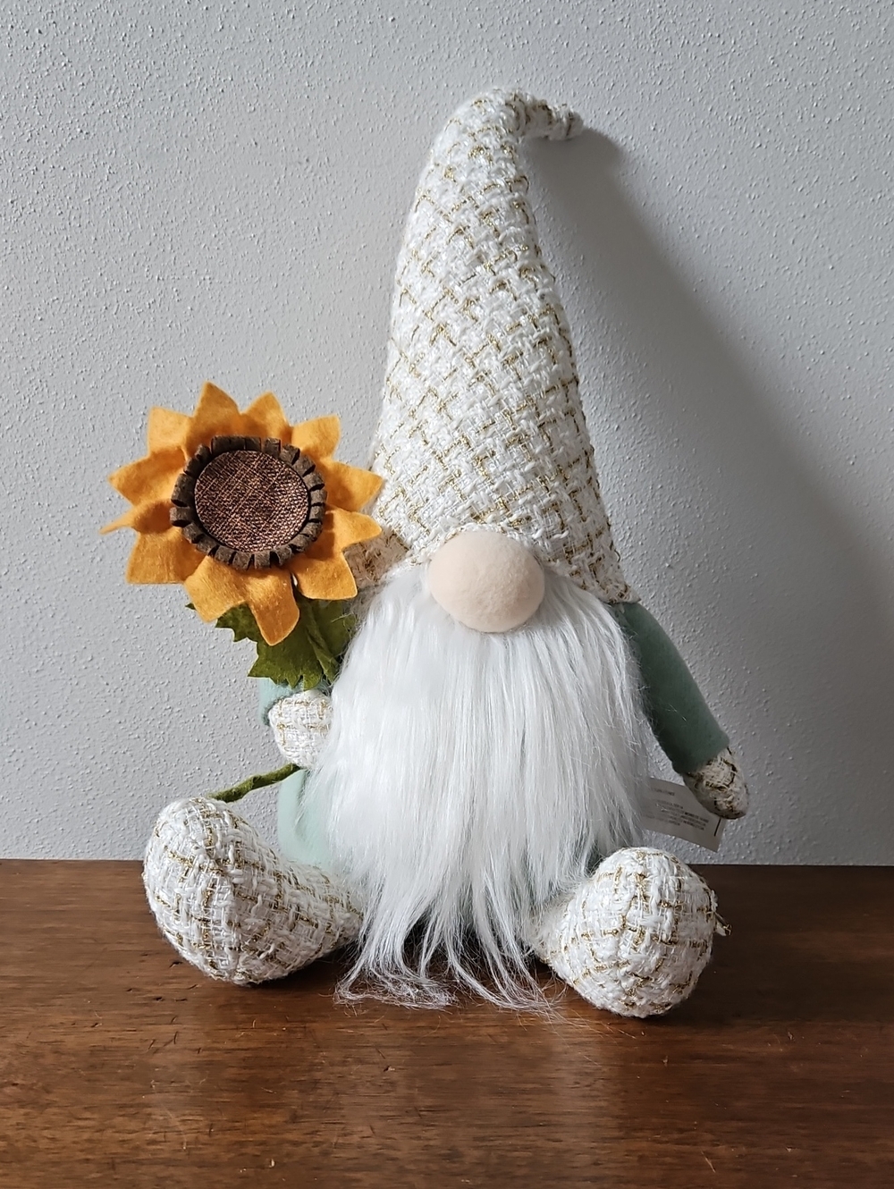 Gnome With Sunflower Decor